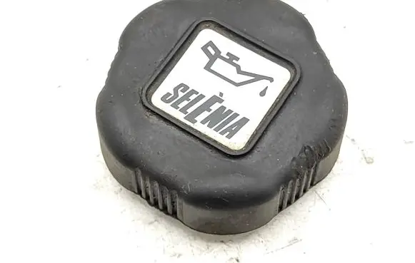 Alfa Romeo 147 Oil filler cap 