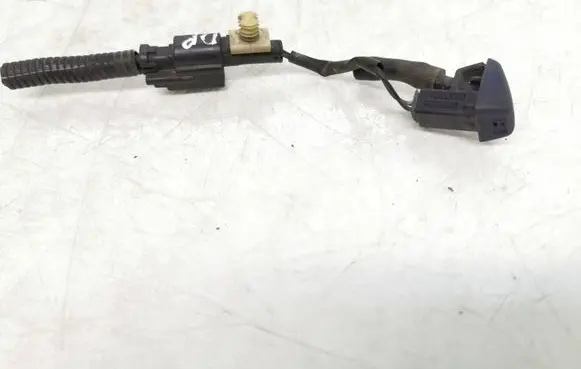 Volvo S80 Windshield washer spray nozzle 30796027 30796028