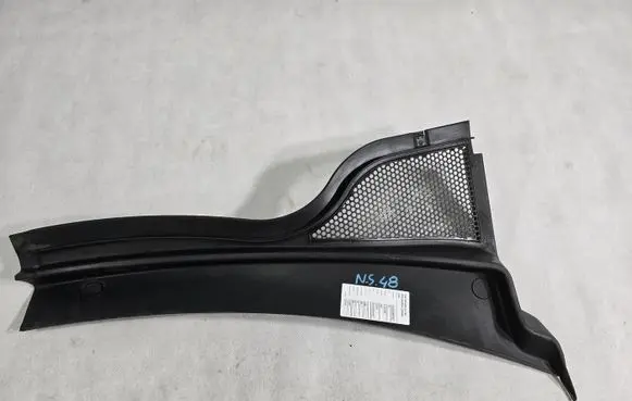 Volkswagen Tiguan Wiper trim 5N1819404