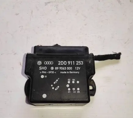 Volkswagen II LT Glow plug pre-heat relay 2D0911253 899063000