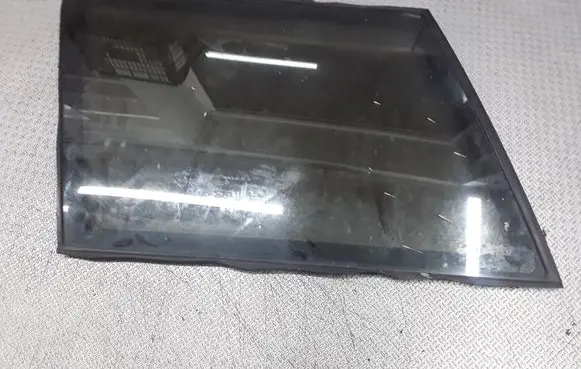 Jeep Cherokee Rear side window
