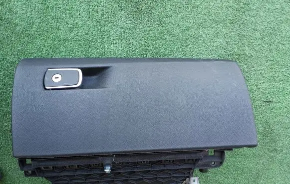 BMW 4 F32 F33 Glove box set 