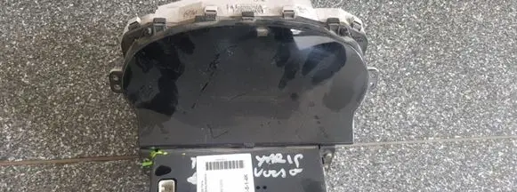 Toyota Yaris Speedometer (instrument cluster) 8380052510