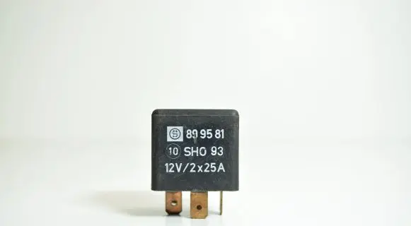 Audi A6 S6 C5 4B Other relay 899581
