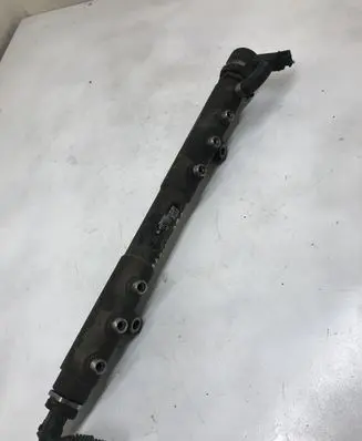 Nissan Qashqai Fuel main line pipe