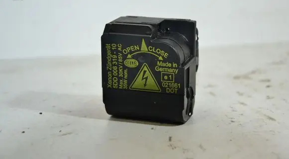 Mercedes-Benz S W220 Headlight ballast module Xenon 5DD008319