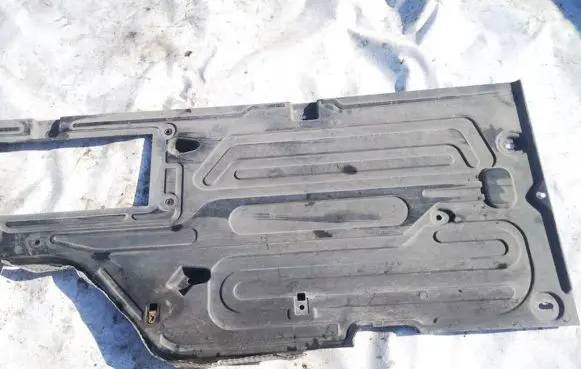 Engine splash shield/under tray
