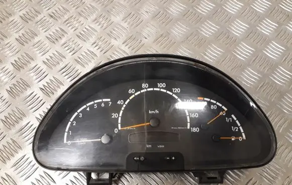 Mercedes-Benz Sprinter W901 W902 W903 W904 Speedometer (instrument cluster) A001446072