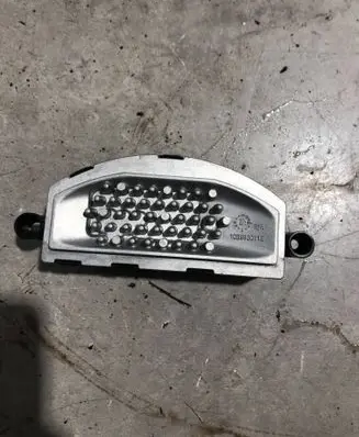 Mercedes-Benz Sprinter W907 W910 Heater blower fan relay A0009069307