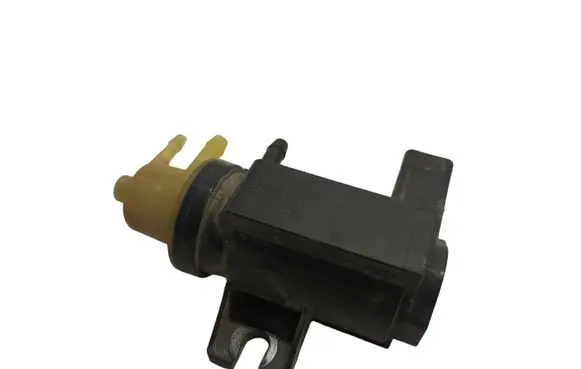 Volkswagen PASSAT B6 Vacuum valve 1k0906627a 06T123