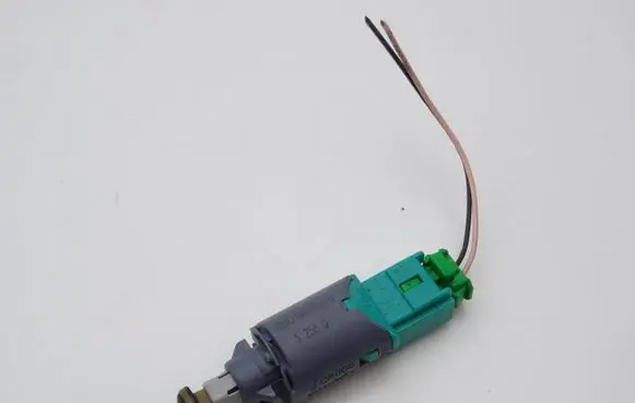 Opel Vivaro Clutch pedal sensor 8200168240B