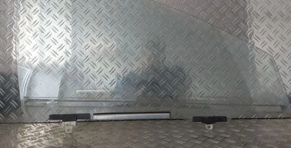 Toyota Corolla E120 E130 Front door window glass four-door 43R00011