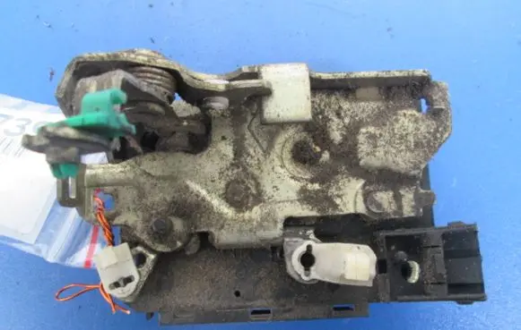 Renault Master I Front door lock