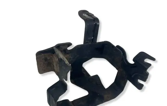 Volvo V60 Power steering pump mounting bracket 31329016