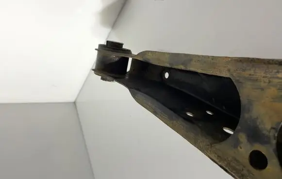 Rear upper control arm/wishbone