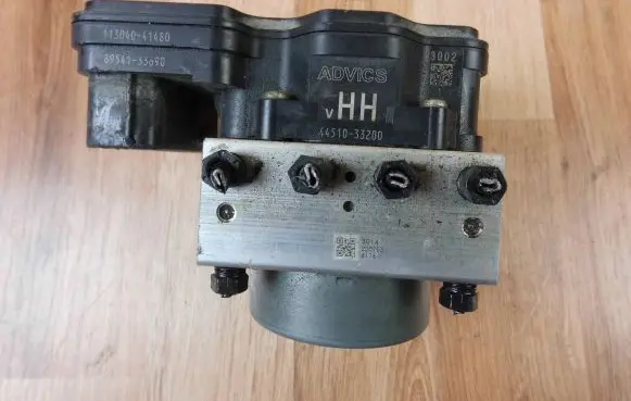 Toyota Camry VIII XV70 ABS Pump 4451033200 8954133690 11304041480
