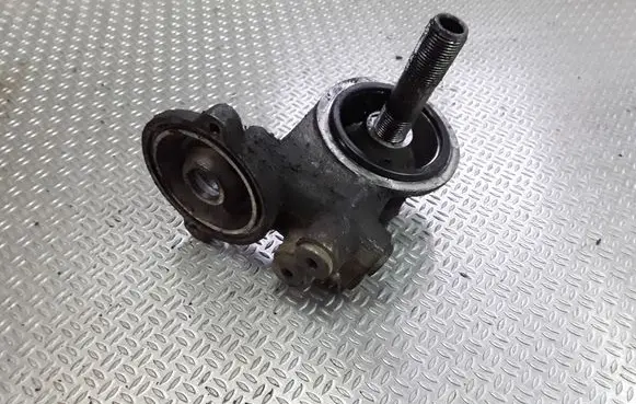 Volvo S70 V70 V70 XC Oil filter mounting bracket 074115417