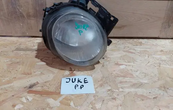 Nissan Juke I F15 Headlight/headlamp
