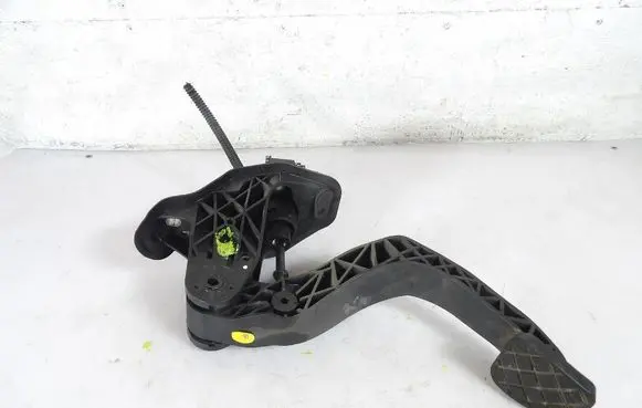 Skoda Fabia Mk3 (NJ) Accelerator throttle pedal 6C1721059G