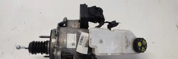 Volvo XC40 Brake booster 32334284
