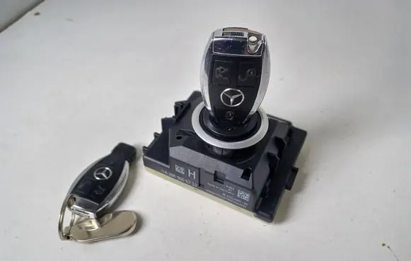 Mercedes-Benz C W205 Ignition lock A2059006713