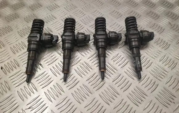 Volkswagen Caddy Fuel injectors set 038130073BN