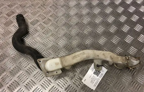 BMW 7 E38 Windshield washer fluid hose 61668352901