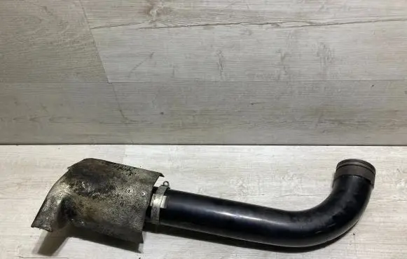 Air intake hose/pipe
