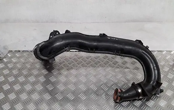 Air intake hose/pipe
