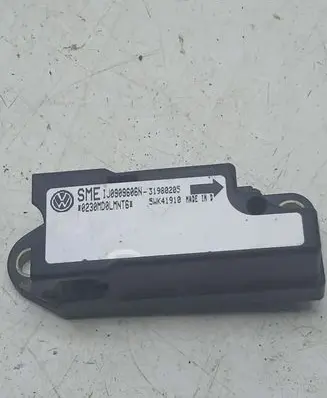 Volkswagen PASSAT B5 Airbag deployment crash/impact sensor IJ0909606N