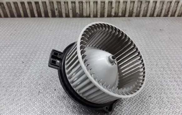 Mazda 2 Heater fan/blower 8940000