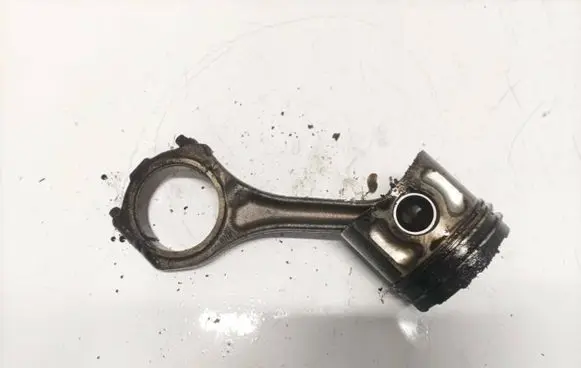 Audi A4 S4 B5 8D Piston with connecting rod