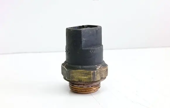 Volkswagen PASSAT B5 Coolant temperature sensor 321959481C