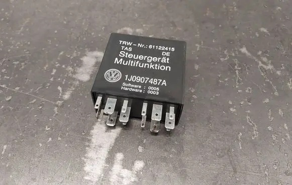 Skoda Superb B5 (3U) Other relay 1J0907487A 61122415 451