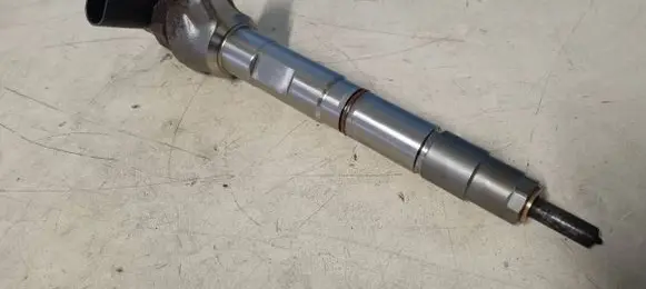 Audi A5 Sportback 8TA Fuel injector 04L130277AC