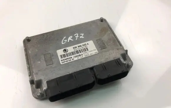 Skoda Fabia Mk1 (6Y) Engine control unit/module ECU 03E906033A