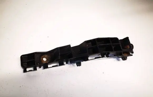Rear bumper mounting bracket