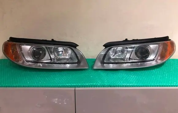 Volvo V70 Headlights/headlamps set 31214347 31214348