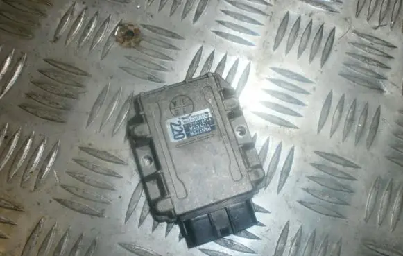 Toyota Carina T190 Ignition amplifier control unit 8692105010 MB1313002200