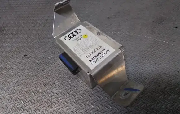 Audi A2 Sound amplifier 8Z0035223 7607792080