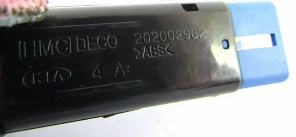 Hyundai Santa Fe Windscreen/window heater switch 621W0501