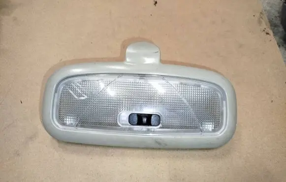 Ford Focus Front seat light 2S6A13776AA C95YA 150541
