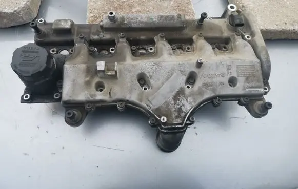 Volvo S60 Rocker cam cover 08692397 8631533