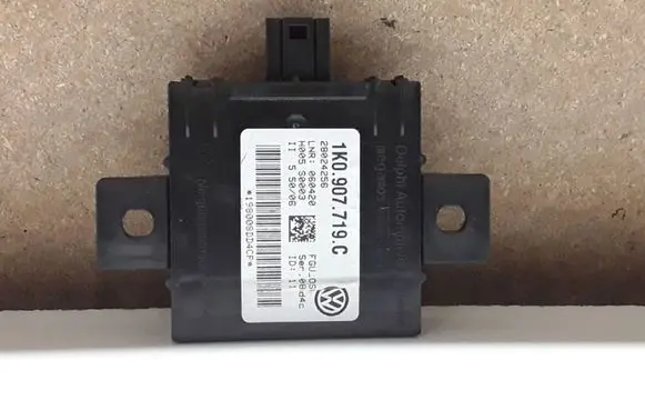 Audi A3 S3 8P Alarm control unit/module 1K0907719C