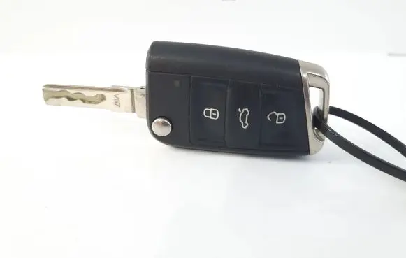 Volkswagen Golf VII Ignition key/card 