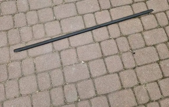 Opel Zafira C Rear door glass trim molding 13260078