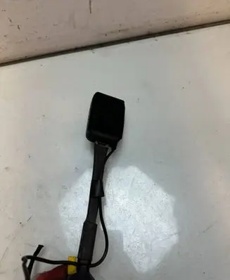 Peugeot 308 SW Front seatbelt buckle a83697