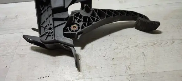 Clutch pedal