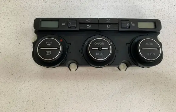 Volkswagen Touran I Climate control unit 74641471