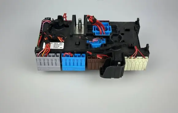 Mercedes-Benz C W205 Fuse module A2059068501 ZGS003Q